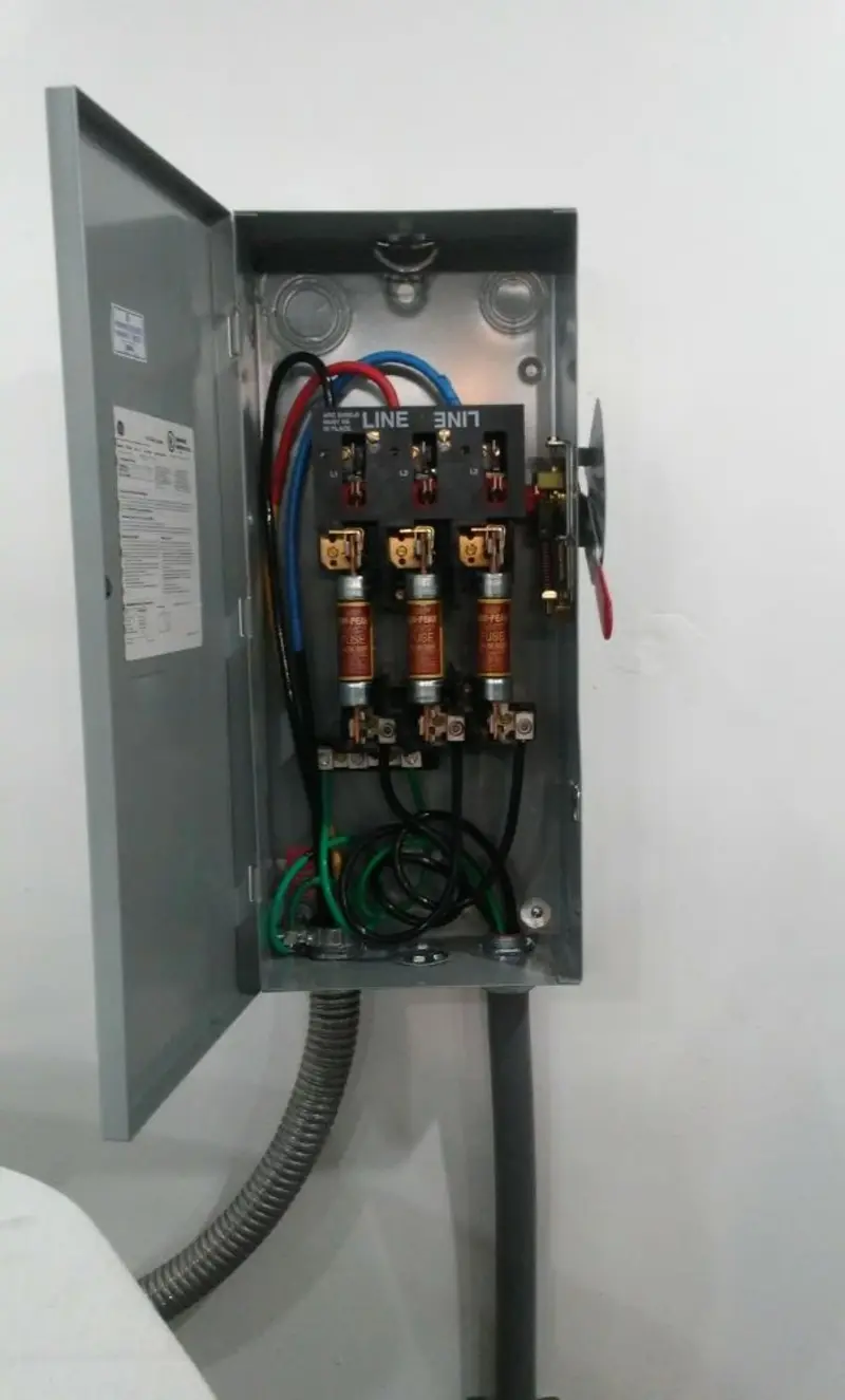 Three-phase disconnect switch installed for Smoke Detector Installation in Lake of the Pines